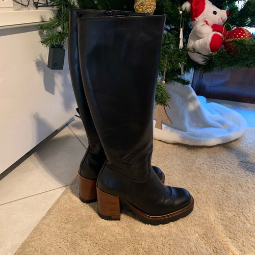 Leather knee-high boots new, size 40.5, black