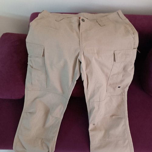 Pentagon beige pants size L like new