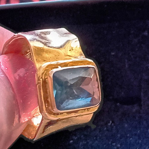 Silver 925 hammered ring with natural aquamarine, new