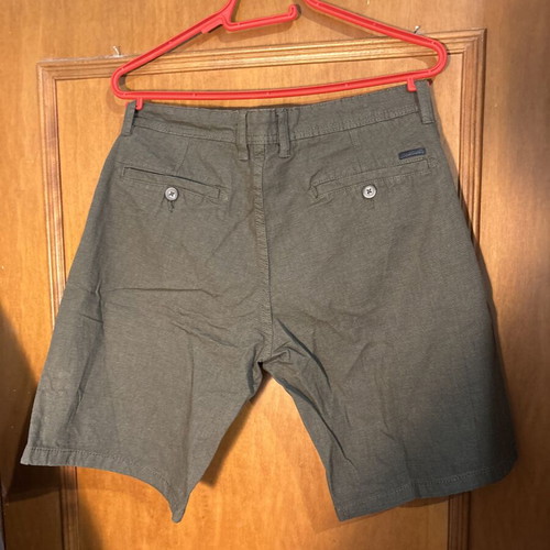 Marcus men's khaki bermuda shorts size 34 like new