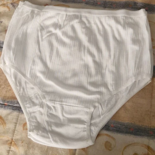 Lingerie set size 58 new, white