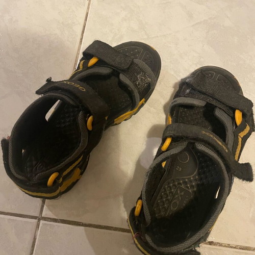 Geox kids anatomical sandals size 29 like new, black