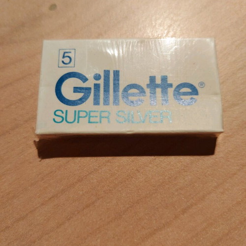 Gillete Super Silver Steel Blades new with platinum hardened edges