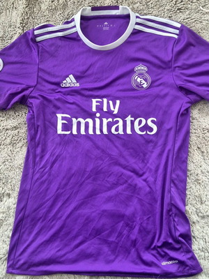 adidas Real Madrid εκτός έδρας φανέλα 2016/2017 σε μωβ, μέγεθος M