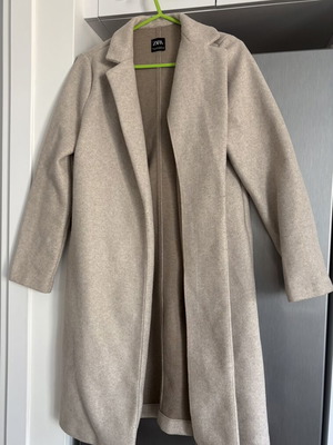 Zara unisex beige coat with pockets, size M
