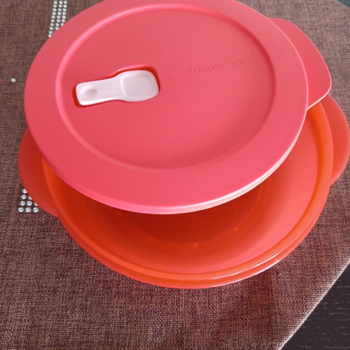 Tupperware microwave-safe food container new