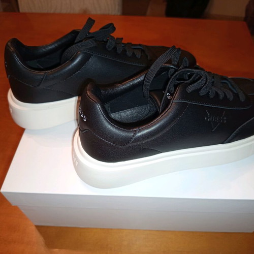 Guess sneakers new, size 42, black and white