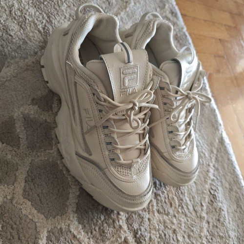 Fila athletic shoes size 41 like new, beige