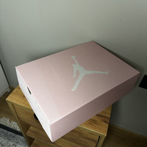 Air Jordan 5 Retro OG White Medium Soft Pink sneakers size 10.5 US new