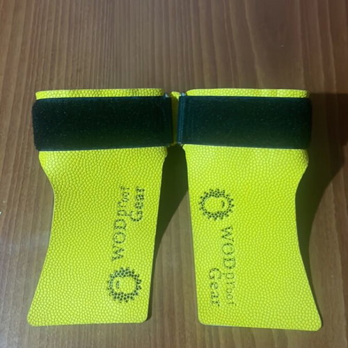 Woodproof Gear Grip Figneless Canaty men's gym grips yellow new