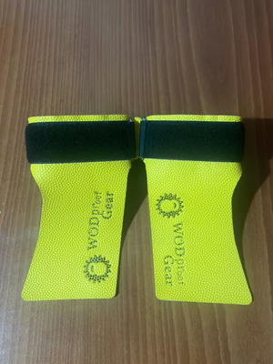Woodproof Gear Grip Figneless Canaty men's gym grips yellow new