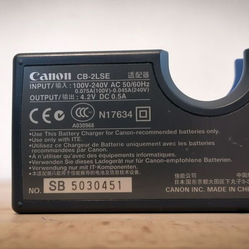 Canon CB-2LSE like new