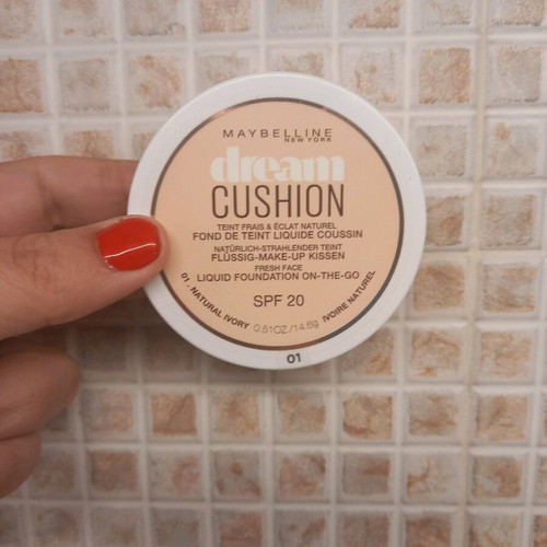 Maybelline Dream Cushion Liquid Makeup 1 Ivory 30ml new