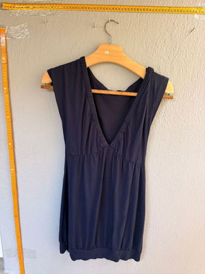 Mavroudis women's top dark blue used with V neckline