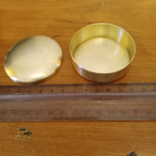 Vintage brass box like new with snap lid