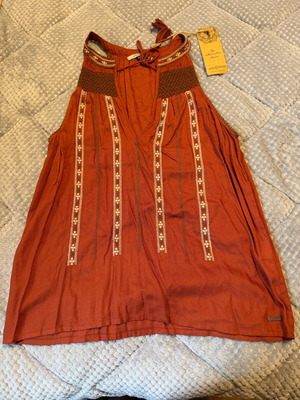 Attr@ttivo Boho Top size M new, terracotta with ethnic embroidery