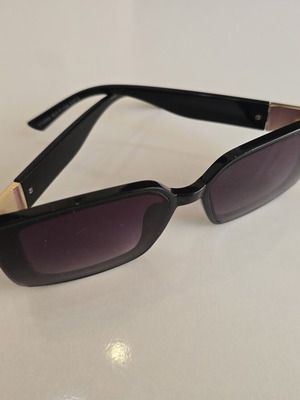 Women's square sunglasses black with gold detail