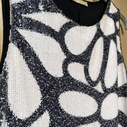 Dress with sequins like new, sleeveless, size L, black and white