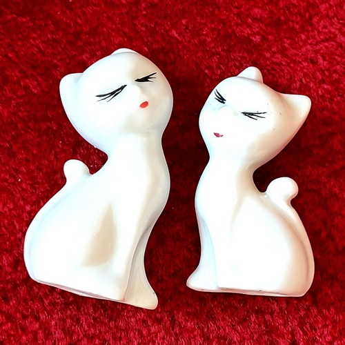 Porcelain cat figurines vintage set, like new