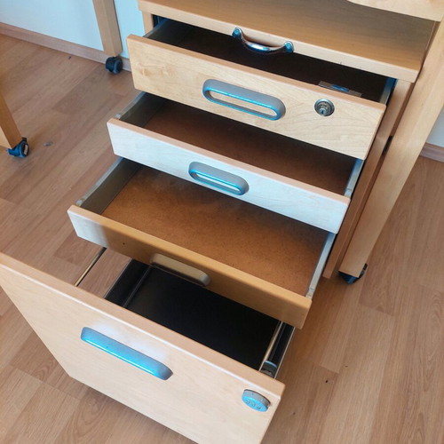 Wooden desk like new with drawers and wheels