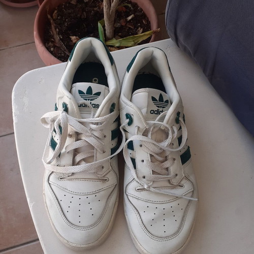 Adidas sneakers size 41.5 like new, green and white