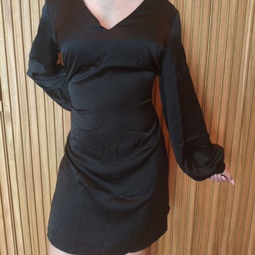 Dress Toi&Moi black mini satin V-neck like new, belt included