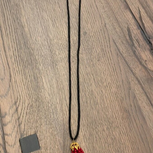 Cord necklace with red stones new
