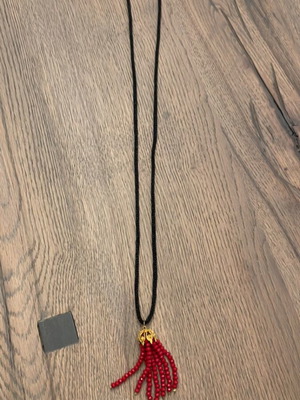 Cord necklace with red stones new