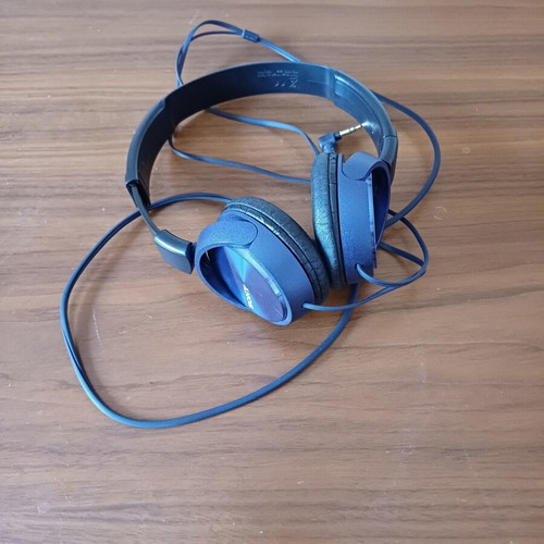 Sony headphones wired, like new