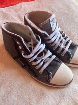 Superdry boots size 38.5 used, athletic, black and gray