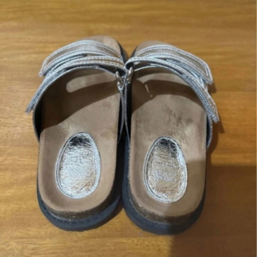 Zara flat metallic silver sandals like new, size 37