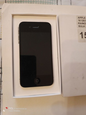 Apple 4 16GB like new, silver, iOS