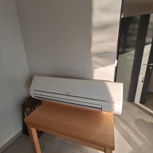 Mitsubishi air-condition Megalo 24btu like new