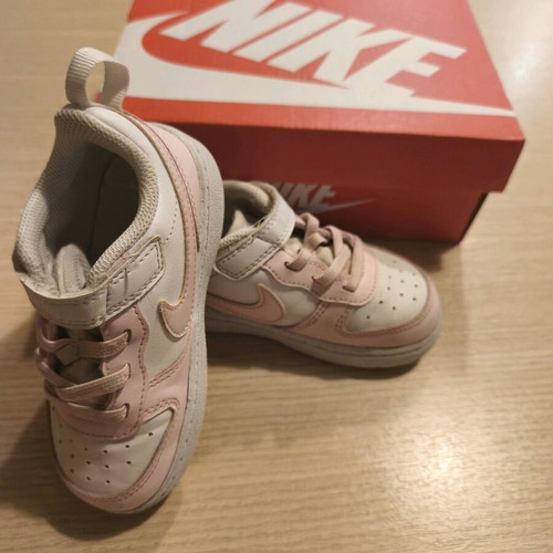 Athletic shoes used Jordan and Nike for girls sizes 25 and 26