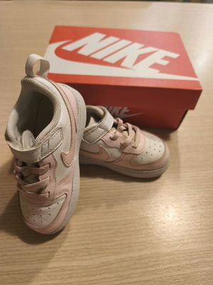 Athletic shoes used Jordan and Nike for girls sizes 25 and 26