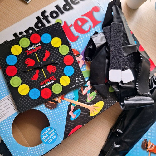 Twister blindfolded game like new, variation with closed eyes