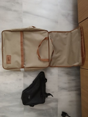 Bicycle accessory collection like new, 3 detachable bags