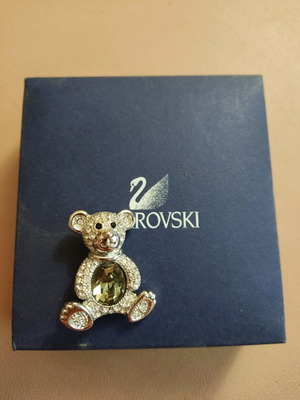 Swarovski teddy bear pin new, silver