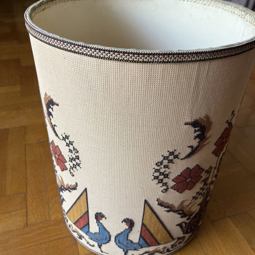 Lampshade with decorative pattern