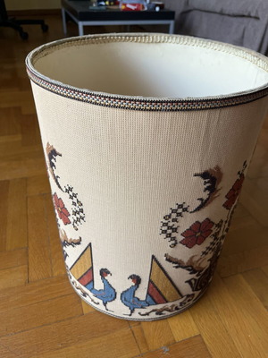 Lampshade with decorative pattern