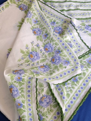 Tablecloth and 6 napkins used with stains