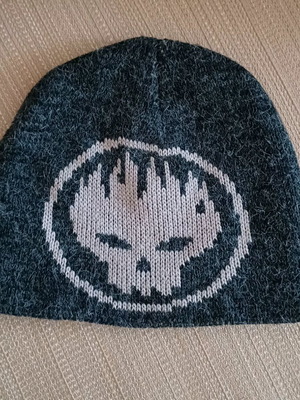 Children's teen knit cap like new, dark gray, one size