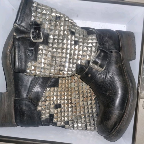 Ioannis women's leather boots size 37 used, missing strass