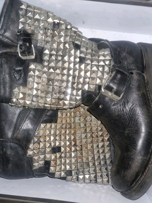 Ioannis women's leather boots size 37 used, missing strass