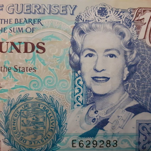 The States of Guernsey 10 Pounds banknote used 1995-2023