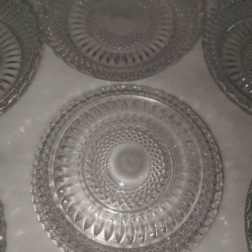 Set of 6 vintage dessert/pastry plates like new