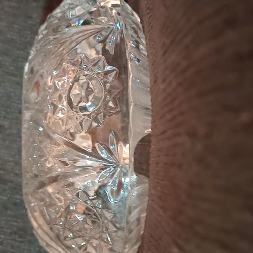 Set of two crystal ashtrays like new, 4 slots, 15 cm diameter