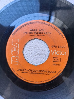 Collectible 45 RPM records used, Willie and the Red Rubber Band & Anne-Marie David Eurovision 73