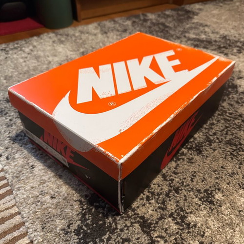 Air Jordan 1 Retro High OG Lost and Found Chicago sneakers size 43 new