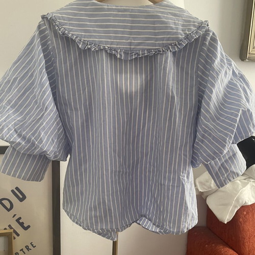 Copenhagen Muse shirt like new with puff sleeves and special collar